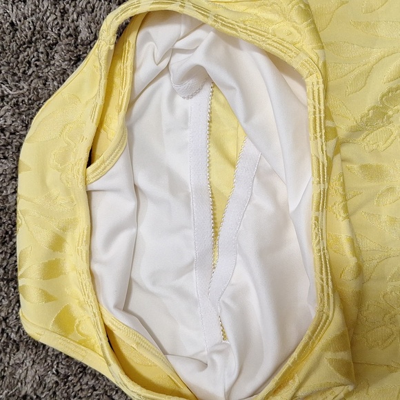 Kinesis made in USA lined floral workout halter tank top - M - light yellow - Picture 6 of 9